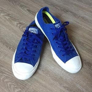 Converse Mens 10 Blue shoes low lace up